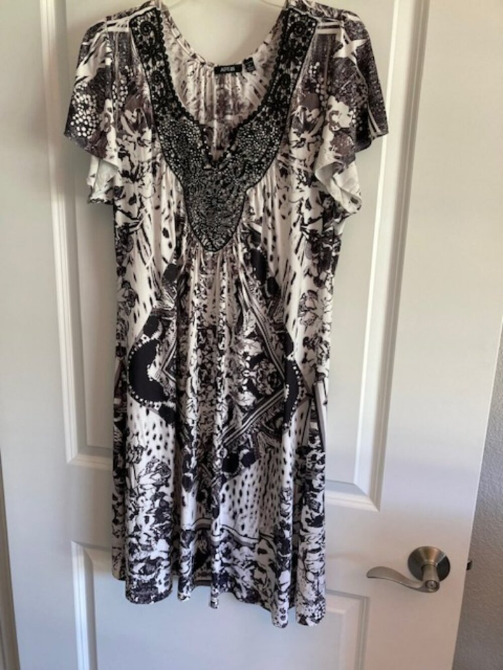 Apt. 9 Black & White Graphic Midi Dress- 1X - NWOT